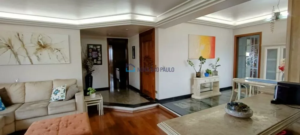 Apartamento à venda com 4 quartos, 200m² - Foto 2