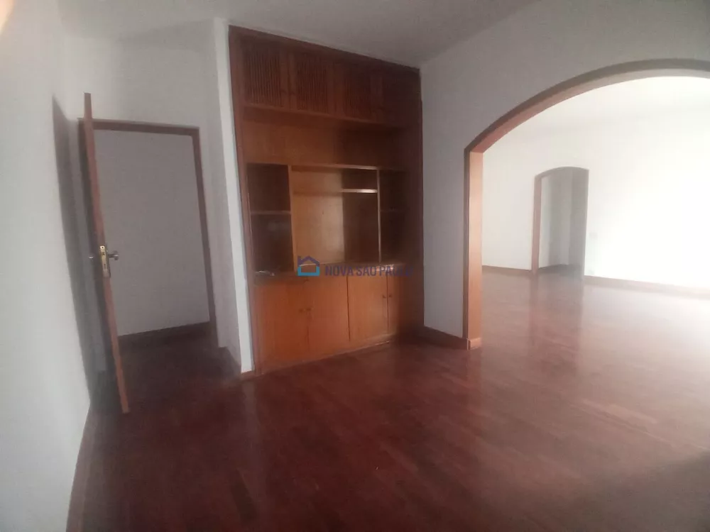 Apartamento para alugar com 3 quartos, 140m² - Foto 4