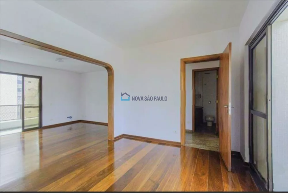 Apartamento à venda com 3 quartos, 153m² - Foto 2