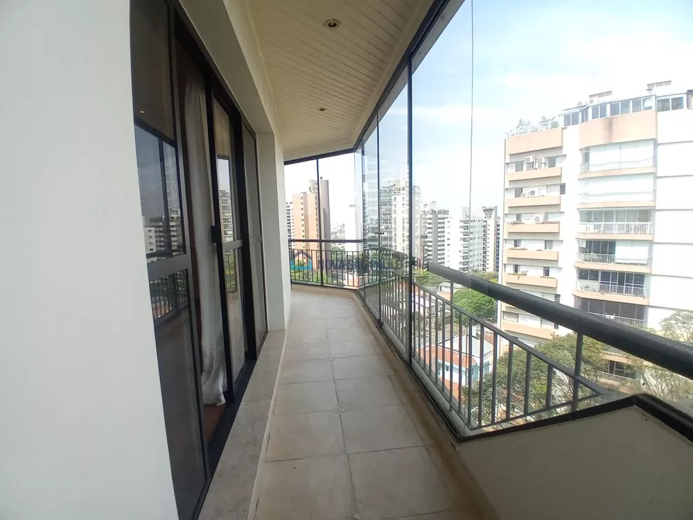 Apartamento à venda com 3 quartos, 220m² - Foto 4