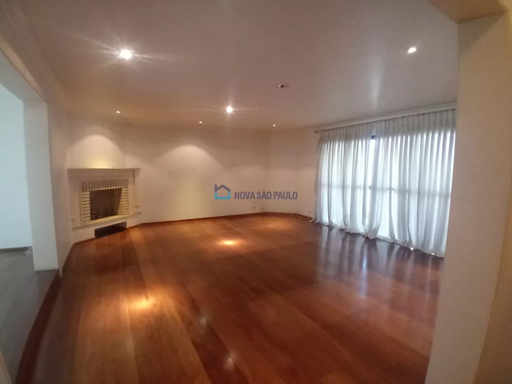 Apartamento à venda com 3 quartos, 220m² - Foto 1