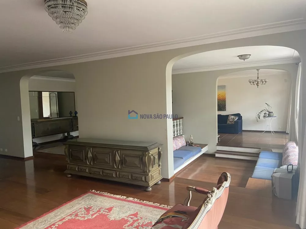 Casa para alugar com 7 quartos, 650m² - Foto 2