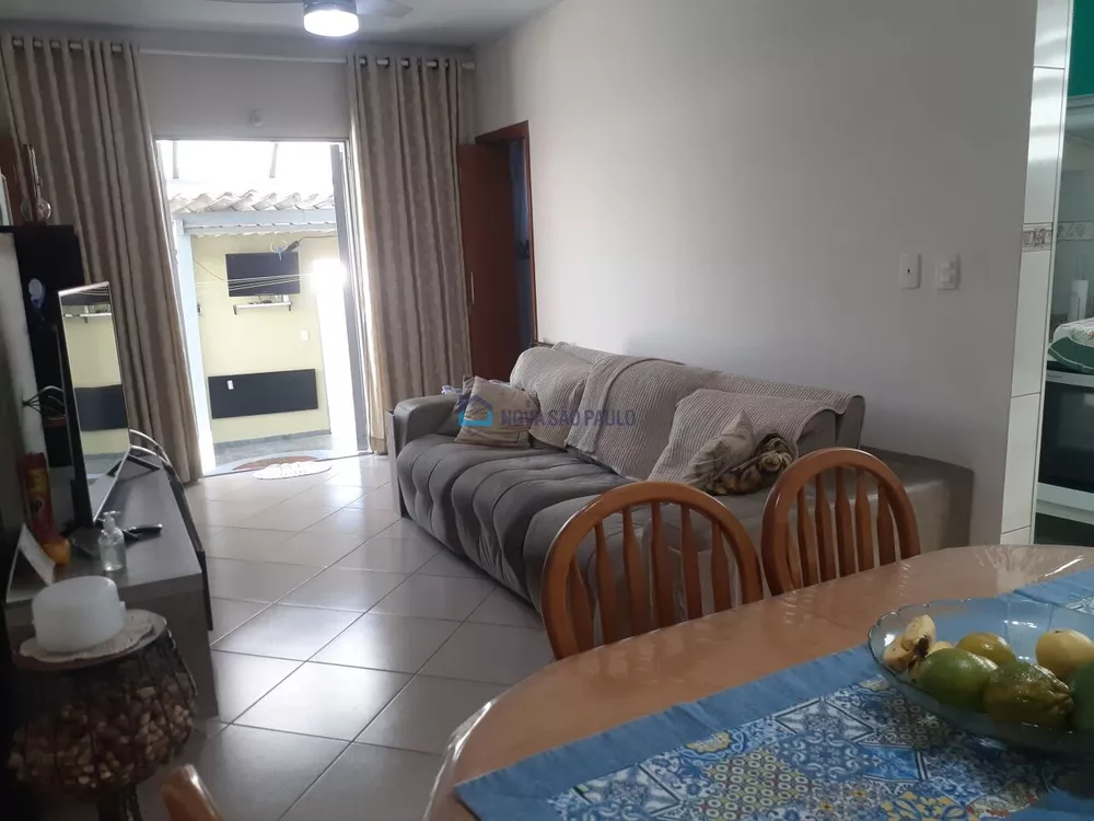 Casa à venda com 2 quartos, 104m² - Foto 4