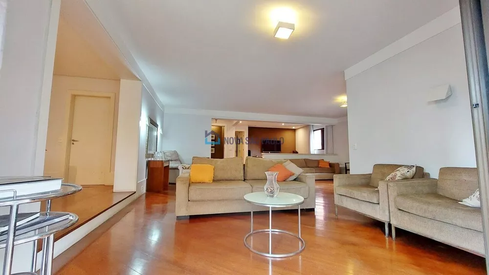 Apartamento à venda com 3 quartos, 246m² - Foto 7