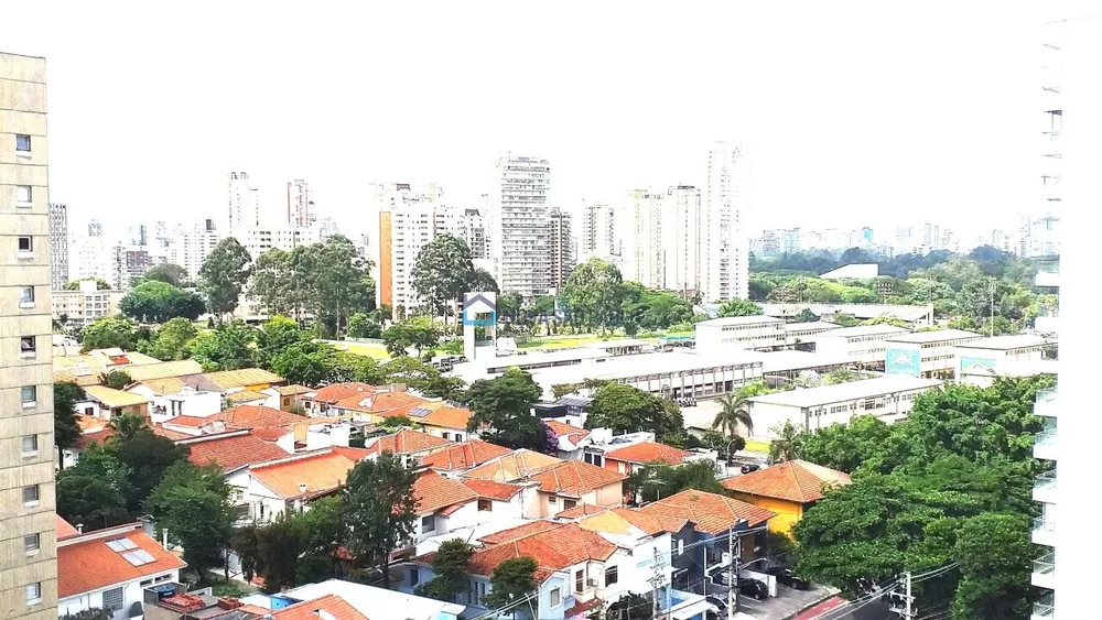 Apartamento à venda com 3 quartos, 223m² - Foto 2