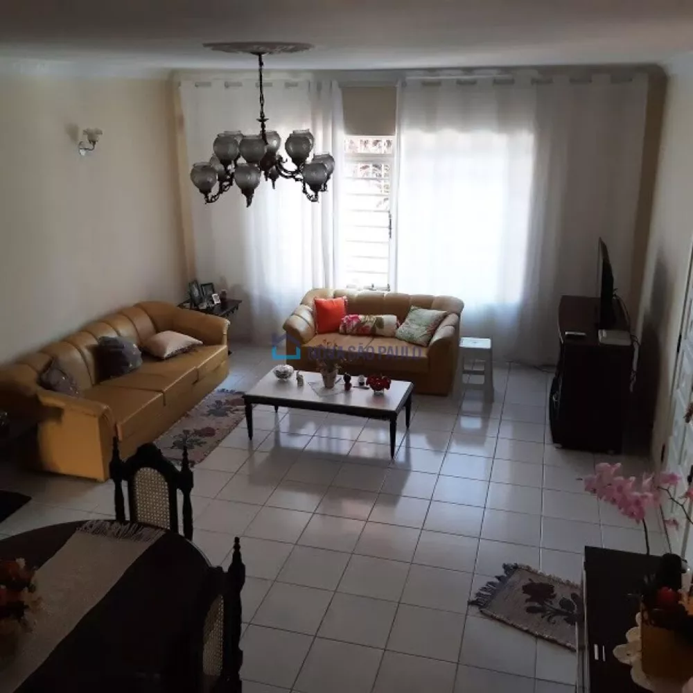 Casa à venda com 3 quartos, 140m² - Foto 1