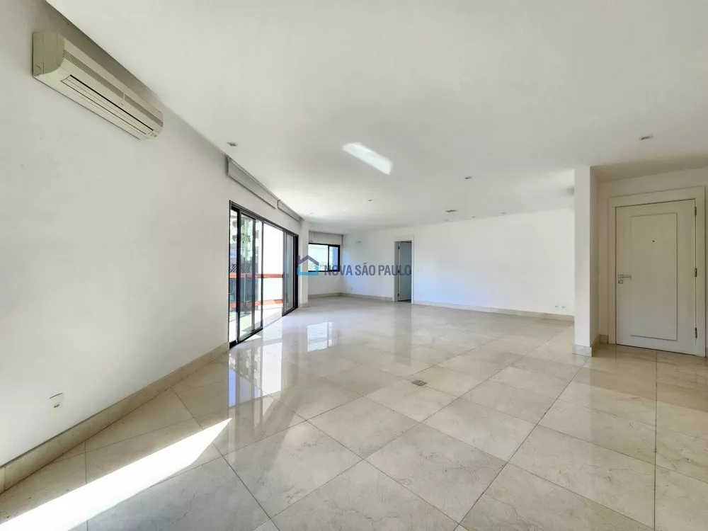 Apartamento à venda com 3 quartos, 202m² - Foto 1