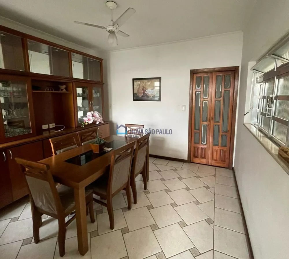 Casa à venda com 3 quartos, 222m² - Foto 3