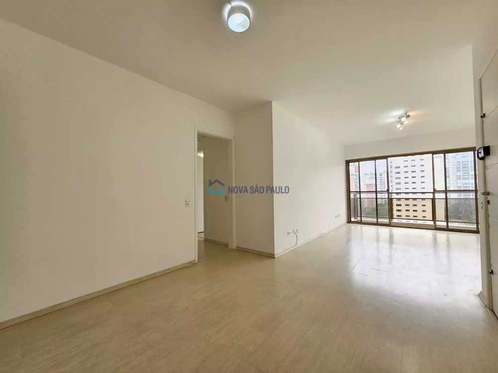 Apartamento à venda com 3 quartos, 105m² - Foto 1