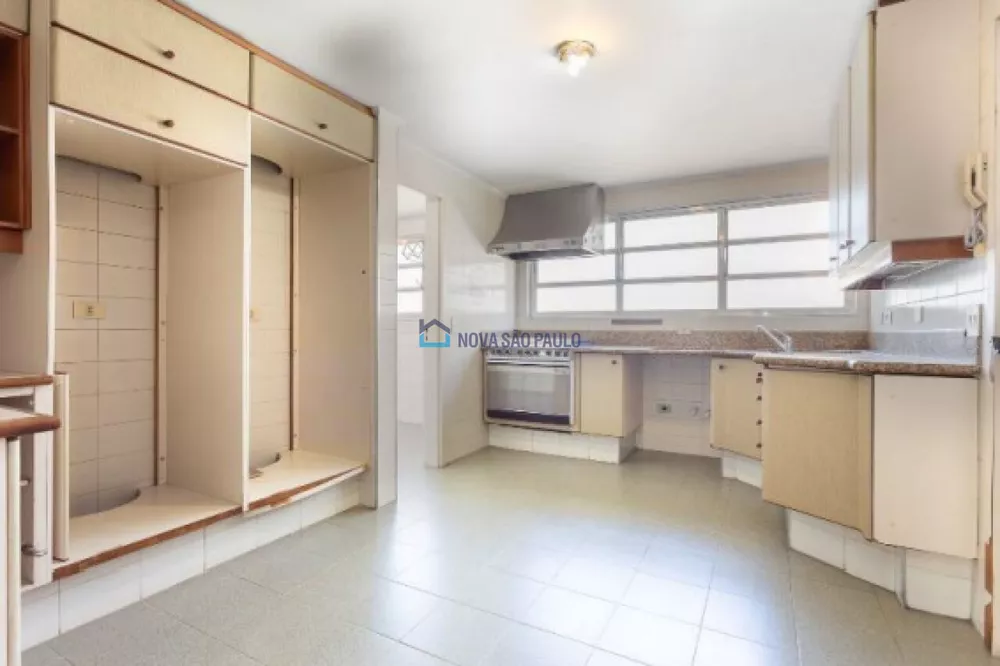 Apartamento para alugar com 3 quartos, 250m² - Foto 6