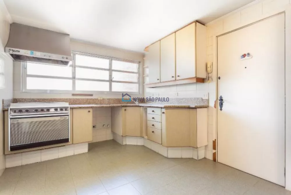 Apartamento para alugar com 3 quartos, 250m² - Foto 7