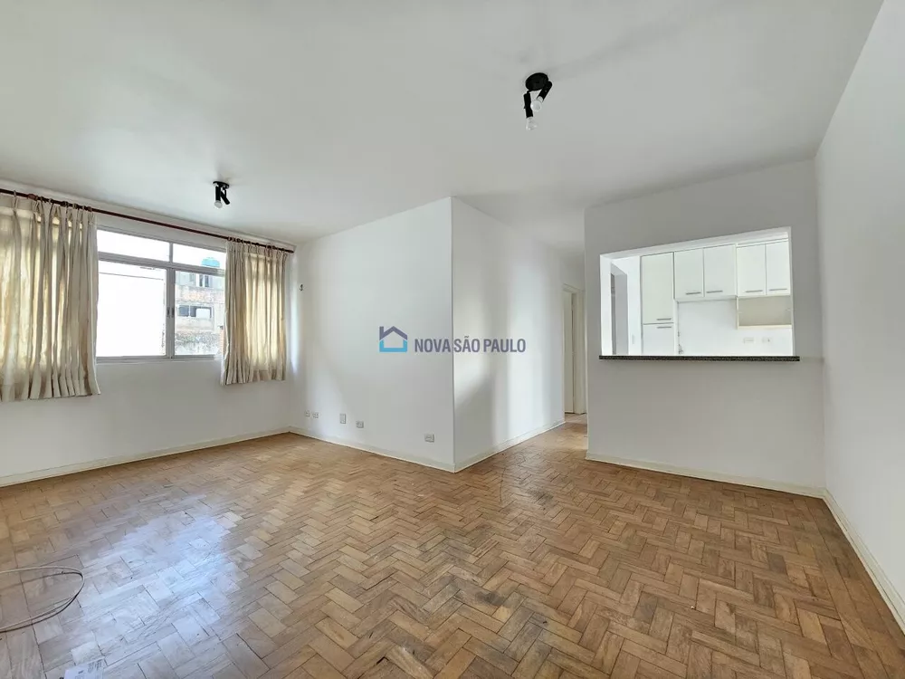 Apartamento à venda com 2 quartos, 75m² - Foto 2