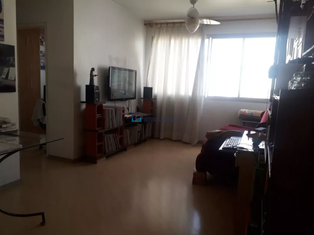 Apartamento à venda com 2 quartos, 75m² - Foto 2