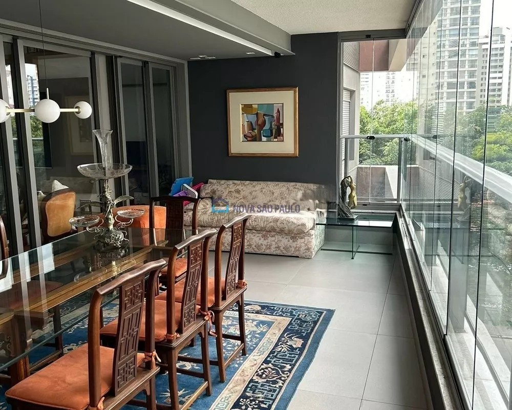 Apartamento à venda com 3 quartos, 131m² - Foto 1