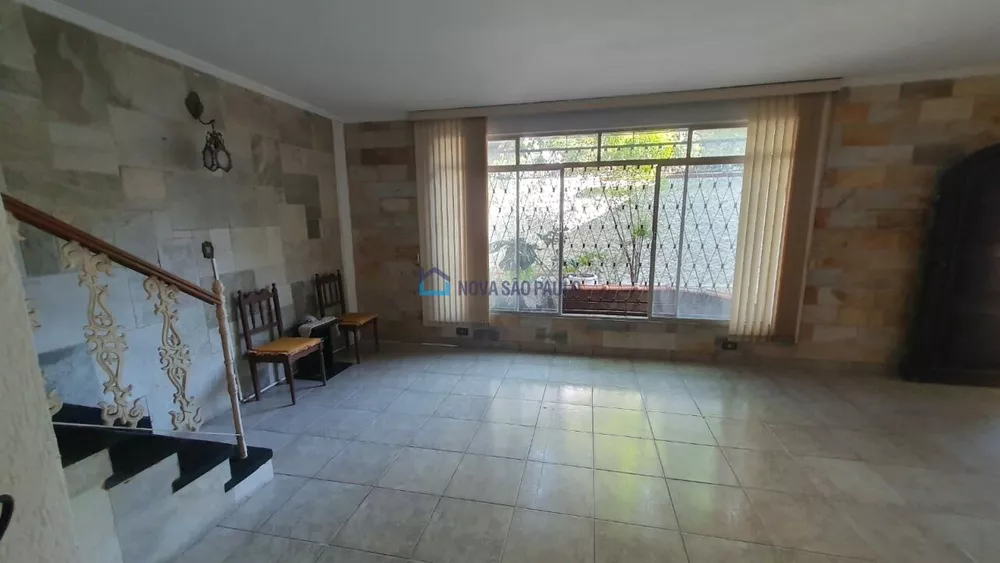 Casa Comercial à venda com 5 quartos, 300m² - Foto 2