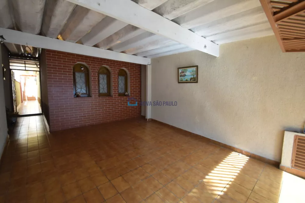 Casa à venda com 2 quartos, 120m² - Foto 1