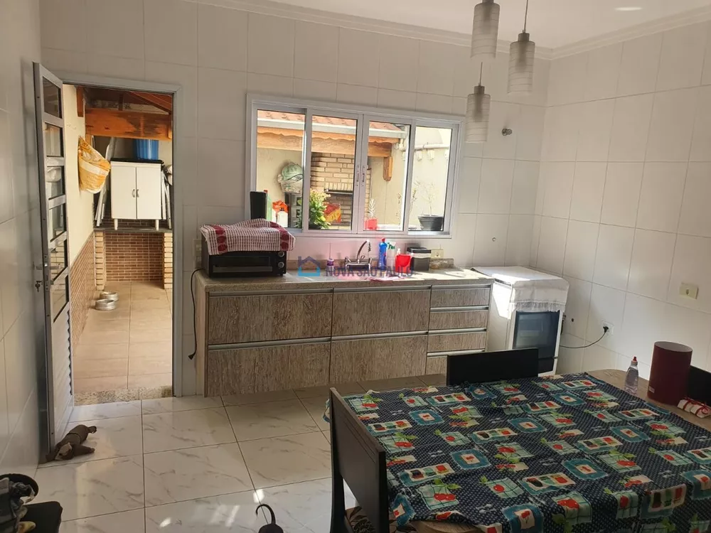 Casa à venda com 3 quartos, 140m² - Foto 4