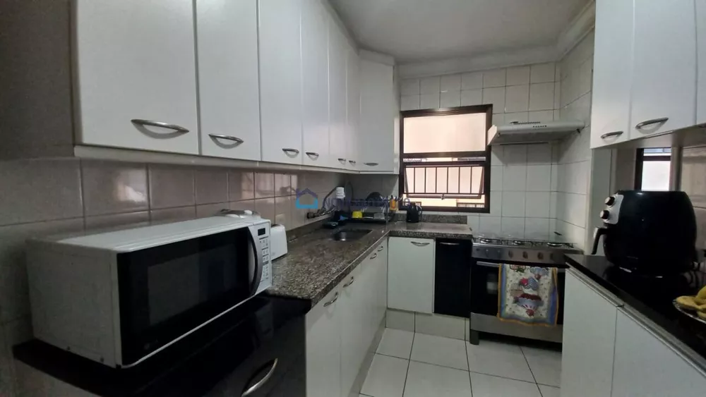 Apartamento à venda com 3 quartos, 94m² - Foto 2