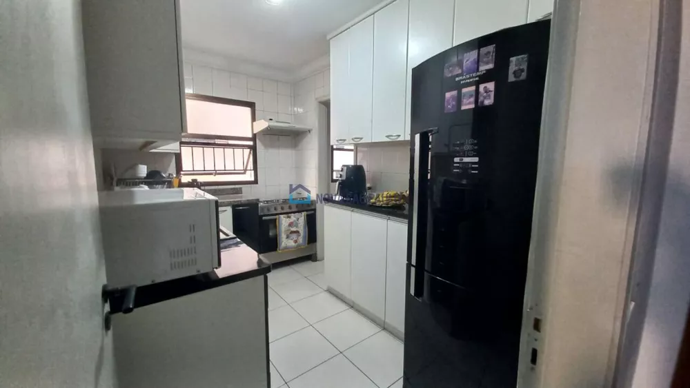 Apartamento à venda com 3 quartos, 94m² - Foto 3