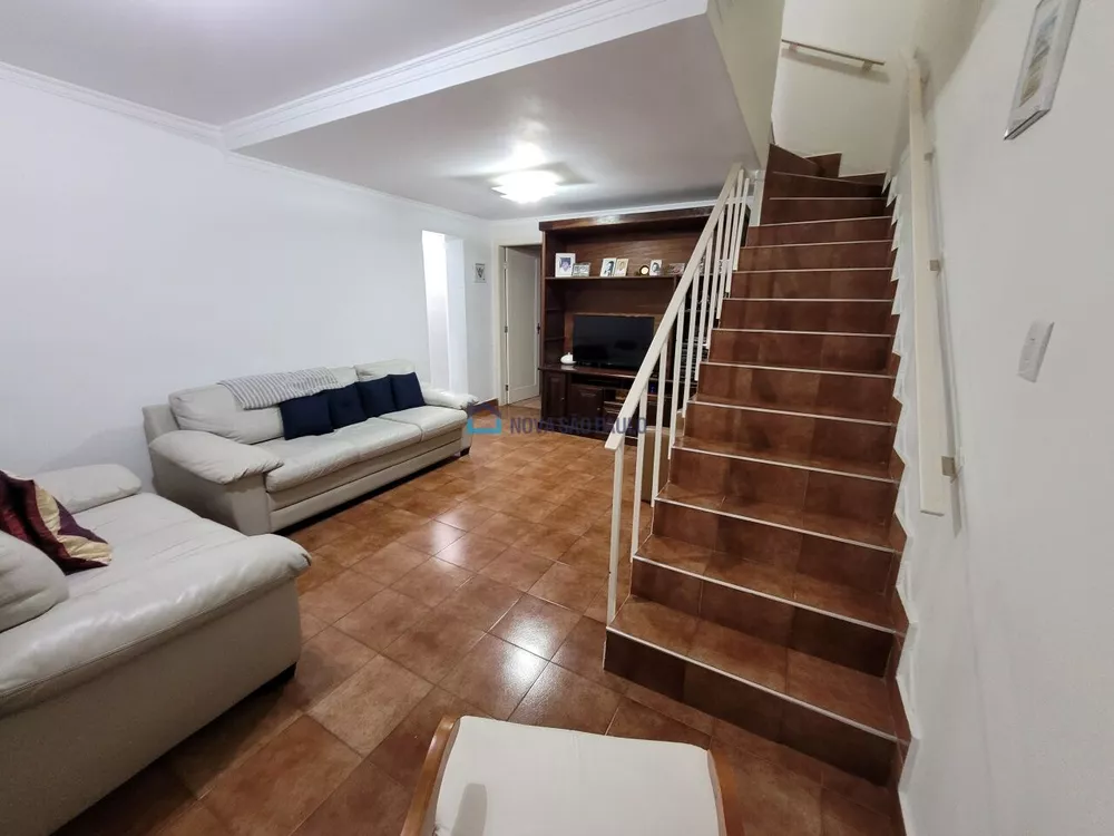 Casa à venda com 2 quartos, 115m² - Foto 1