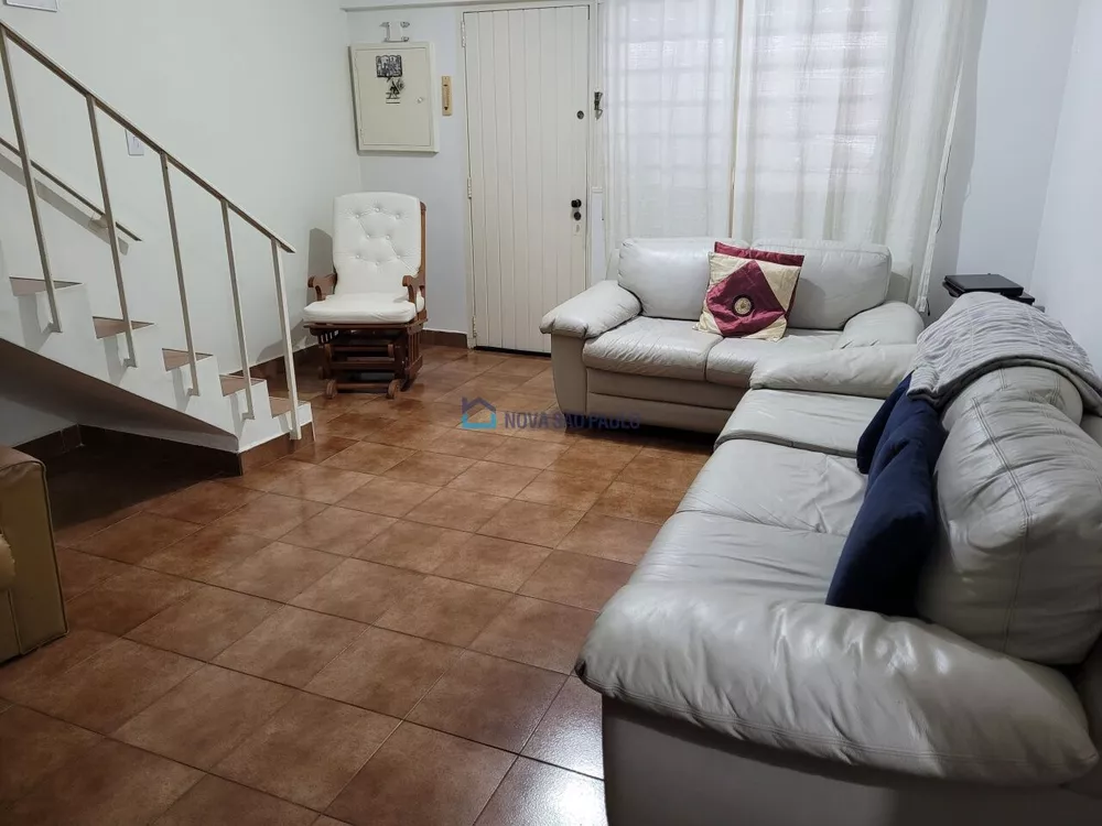 Casa à venda com 2 quartos, 115m² - Foto 2