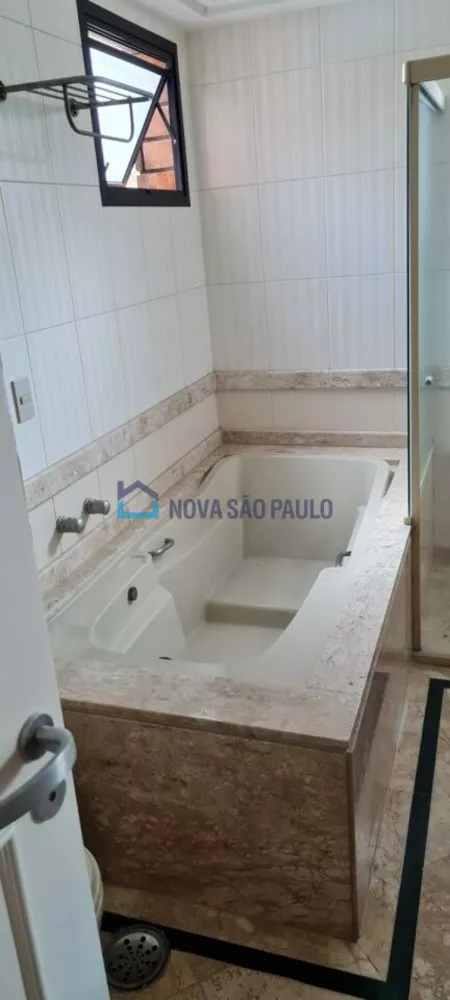 Apartamento para alugar com 3 quartos, 220m² - Foto 6