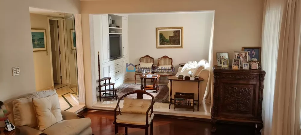 Apartamento para alugar com 3 quartos, 220m² - Foto 1