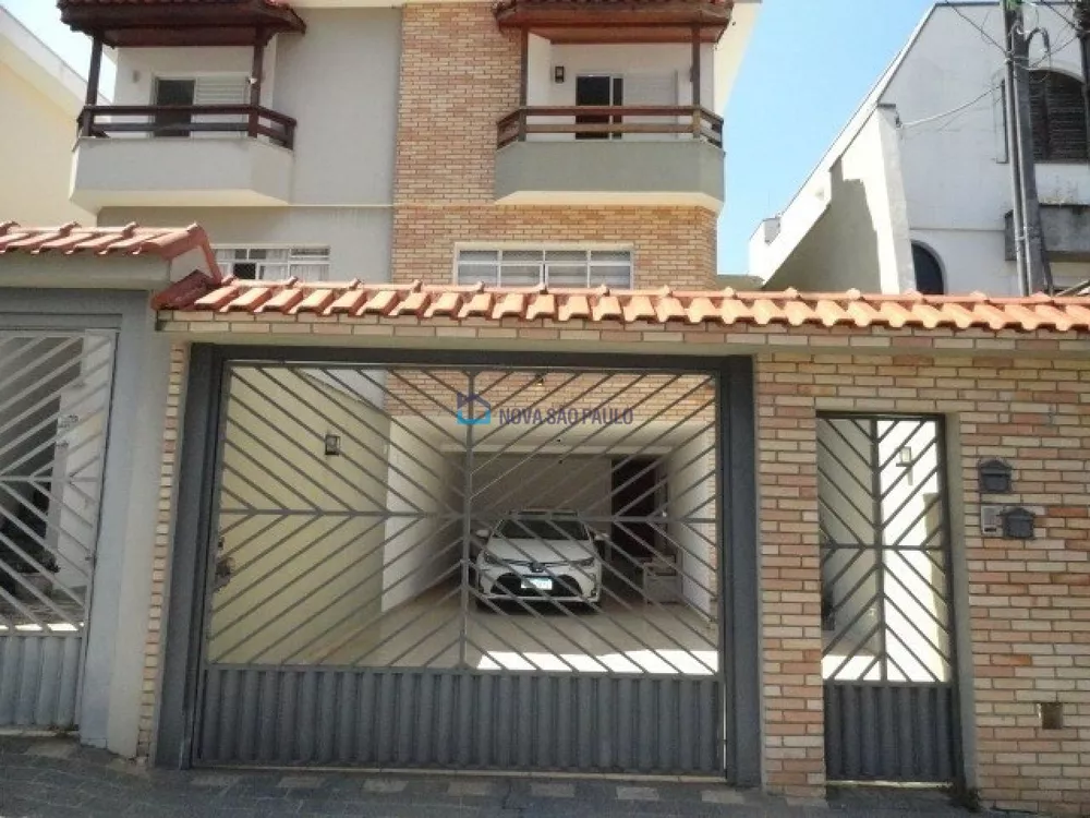 Casa à venda com 4 quartos, 186m² - Foto 1