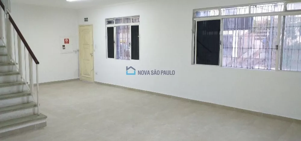 Casa à venda com 4 quartos, 150m² - Foto 1