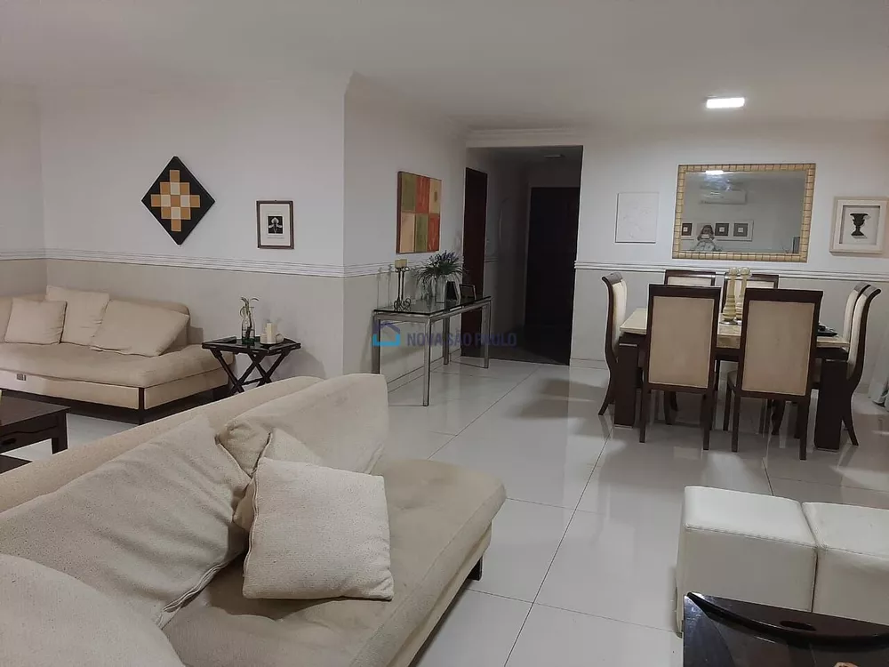 Apartamento à venda com 4 quartos, 204m² - Foto 1