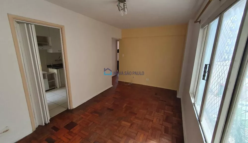 Apartamento à venda com 2 quartos, 70m² - Foto 2