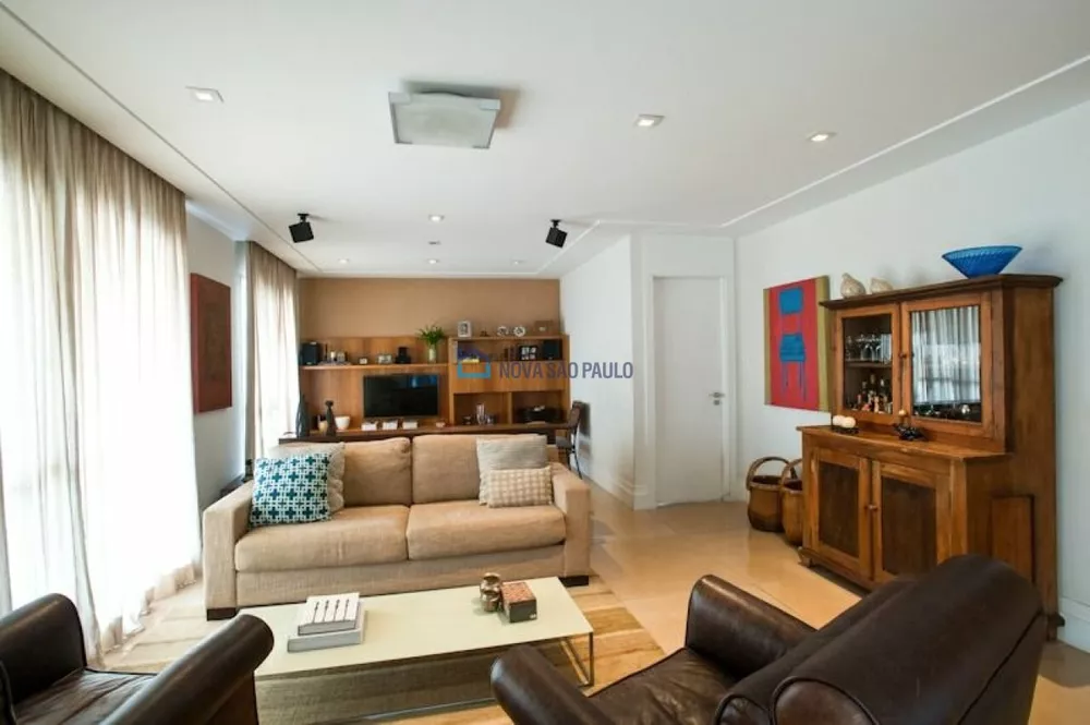 Apartamento à venda com 3 quartos, 163m² - Foto 1