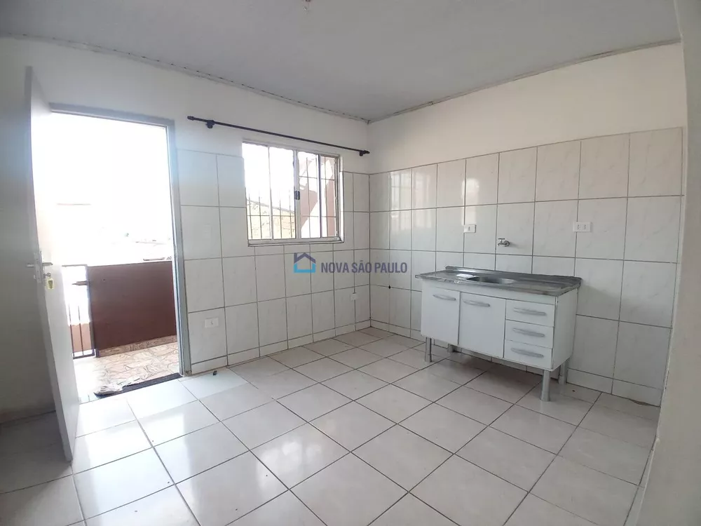 Casa para alugar com 2 quartos, 55m² - Foto 1