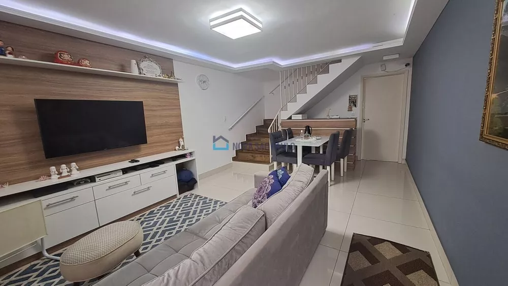 Casa à venda com 2 quartos, 133m² - Foto 1