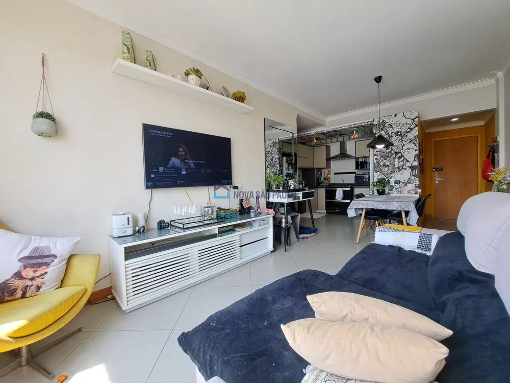 Apartamento à venda com 3 quartos, 93m² - Foto 2