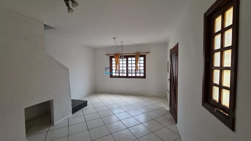 Casa à venda com 3 quartos, 153m² - Foto 2