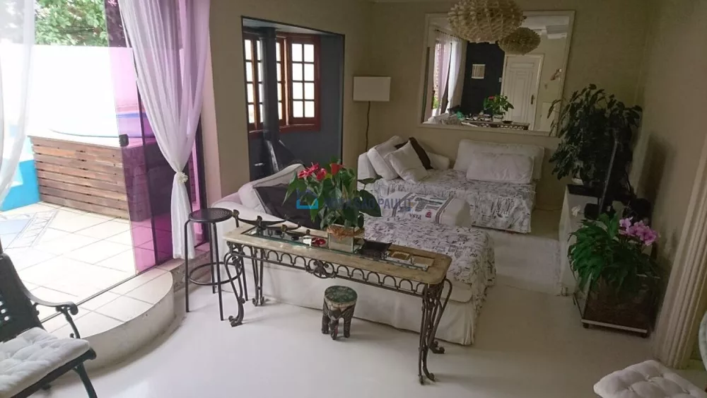 Casa à venda com 3 quartos, 160m² - Foto 1