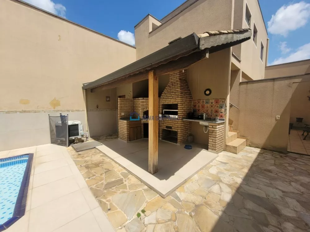 Casa à venda com 4 quartos, 300m² - Foto 7