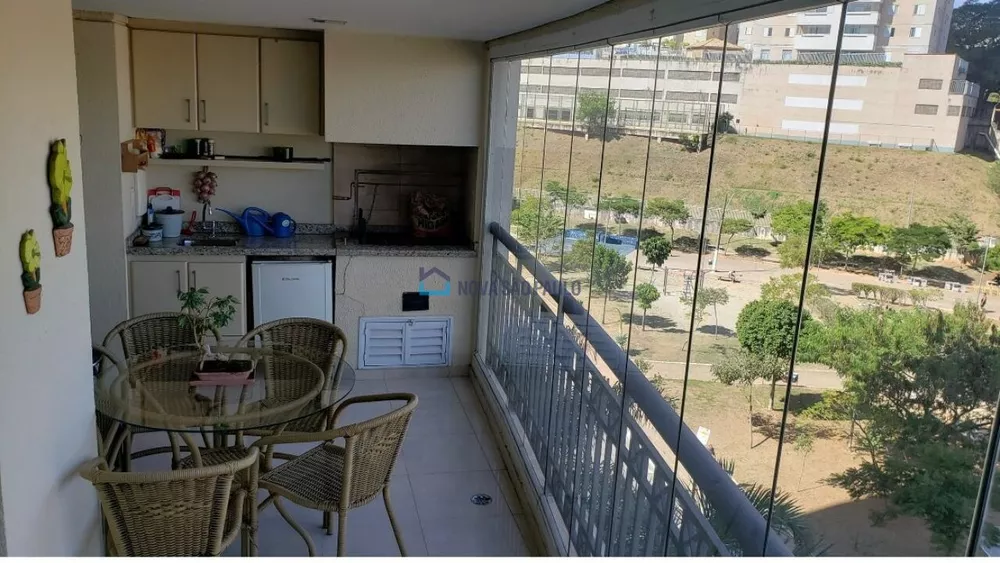 Apartamento à venda com 3 quartos, 138m² - Foto 2