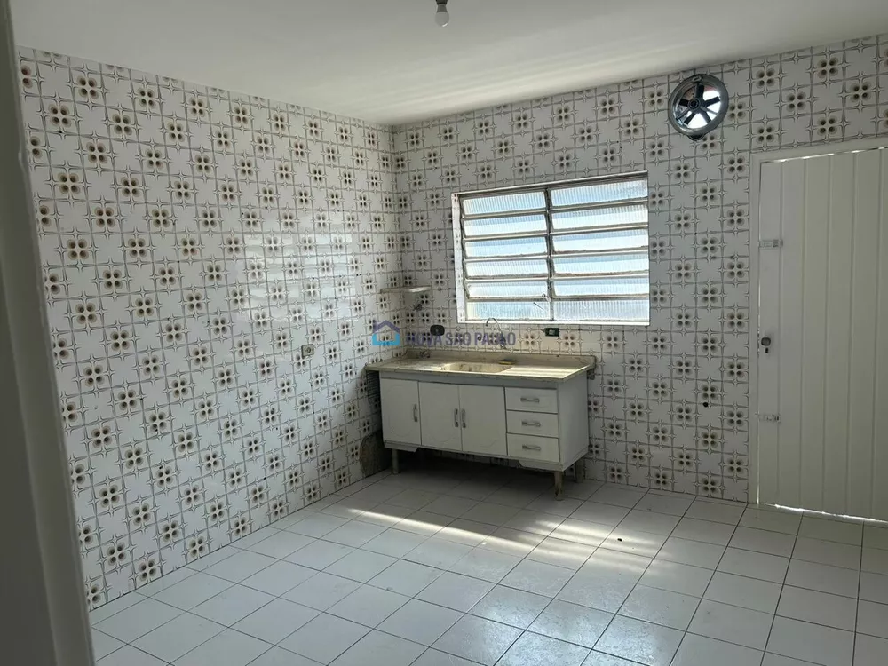 Casa para alugar com 2 quartos, 180m² - Foto 4