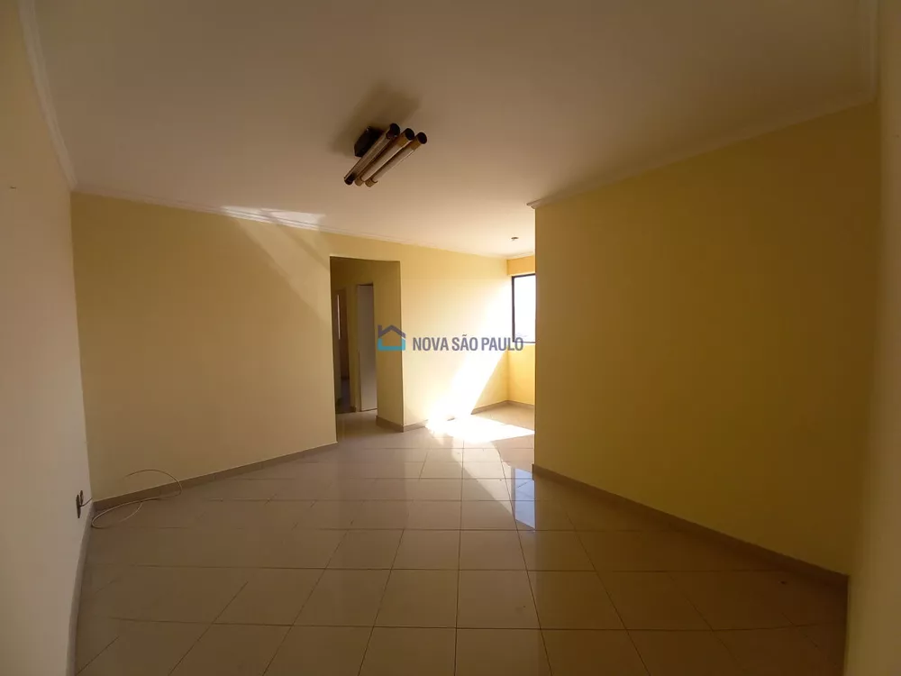 Apartamento à venda com 2 quartos, 65m² - Foto 3