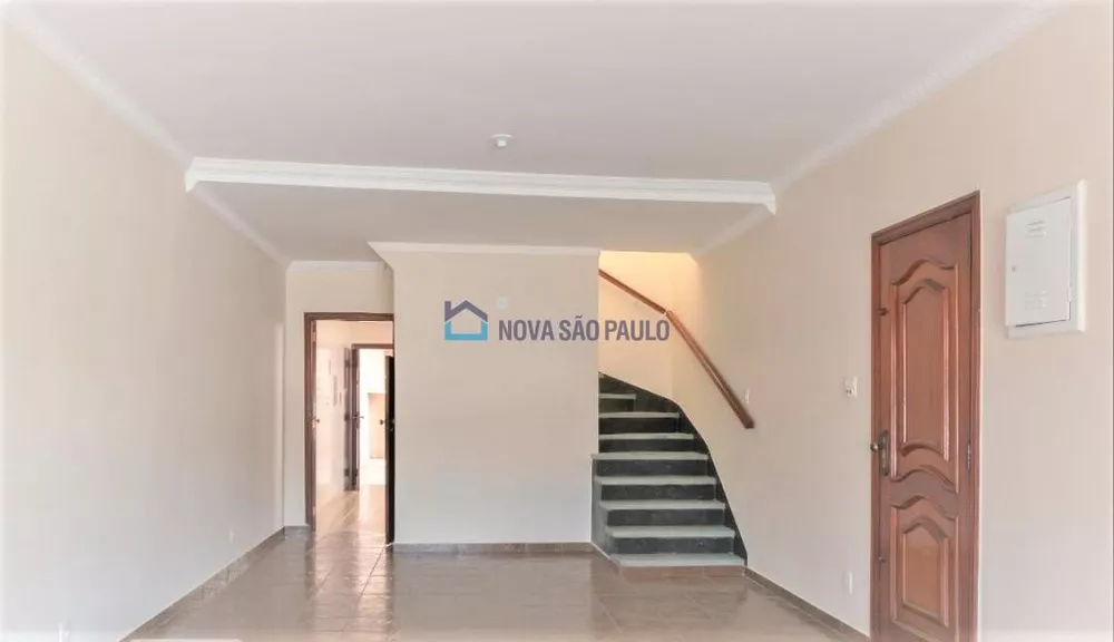 Casa à venda com 4 quartos, 300m² - Foto 1