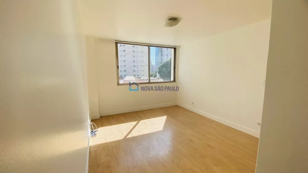 Apartamento à venda com 2 quartos, 67m² - Foto 2