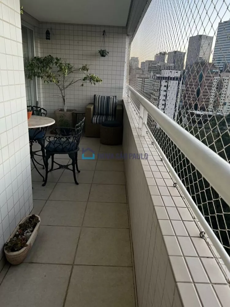 Apartamento à venda com 3 quartos, 117m² - Foto 4