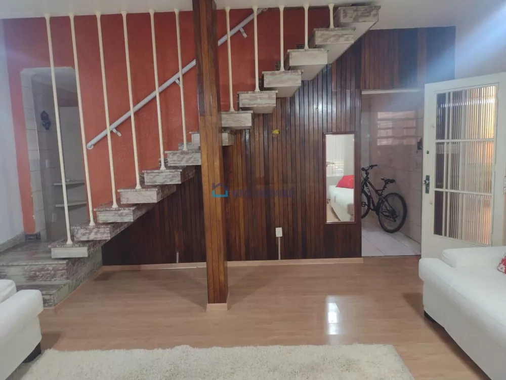 Casa para alugar com 6 quartos, 172m² - Foto 2