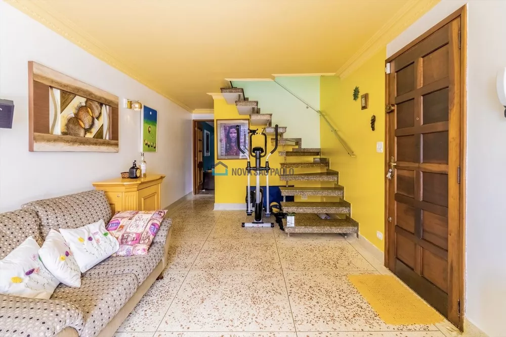 Casa à venda com 3 quartos, 175m² - Foto 1