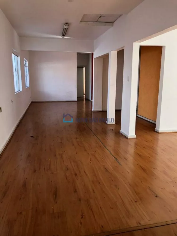 Casa para alugar com 4 quartos, 241m² - Foto 2