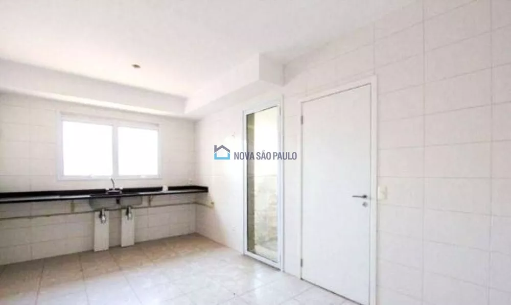 Apartamento à venda com 4 quartos, 241m² - Foto 7