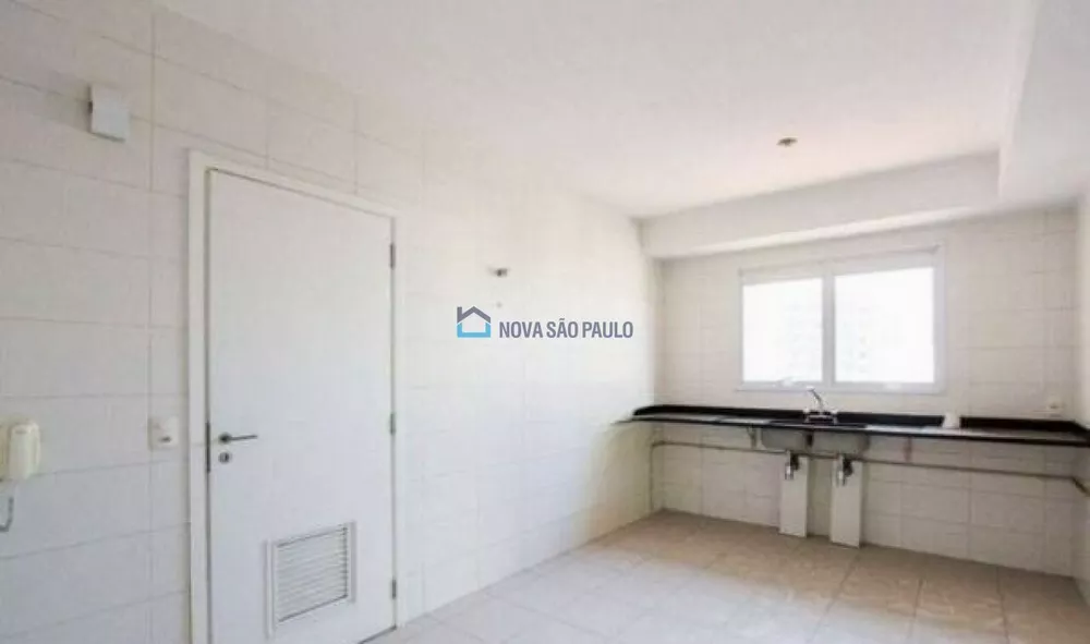 Apartamento à venda com 4 quartos, 241m² - Foto 6