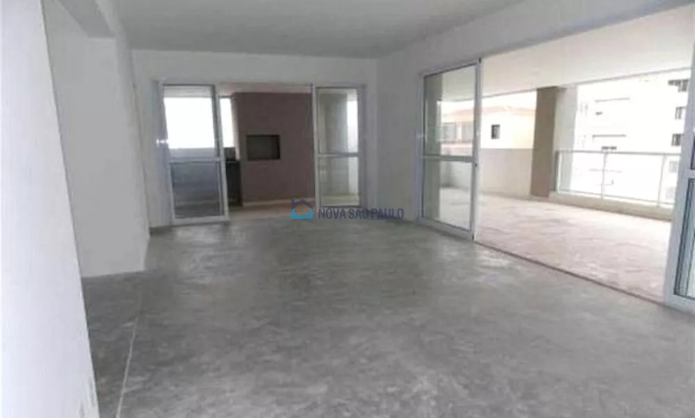 Apartamento à venda com 4 quartos, 241m² - Foto 2